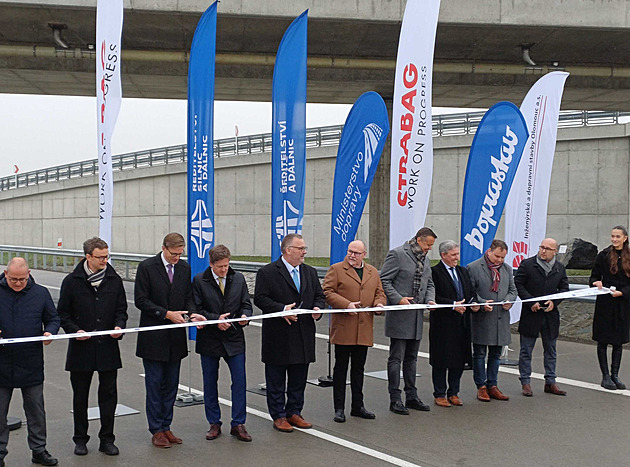 Dálnice D1 je po téměř 60 letech kompletně hotová. Otevřeli poslední úsek