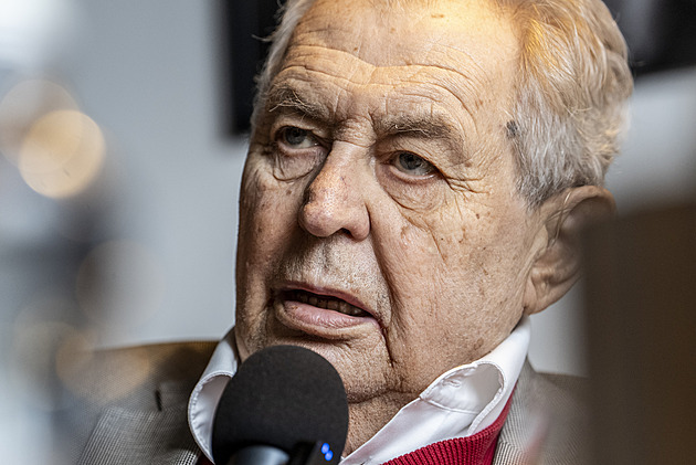 Rusko by mělo zaplatit za svou agresi, řekl Zeman. Připomíná srpen 1968