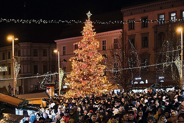 Nemanželské dítě málem umrzlo v lese. Příběh odstartoval velkou vánoční tradici