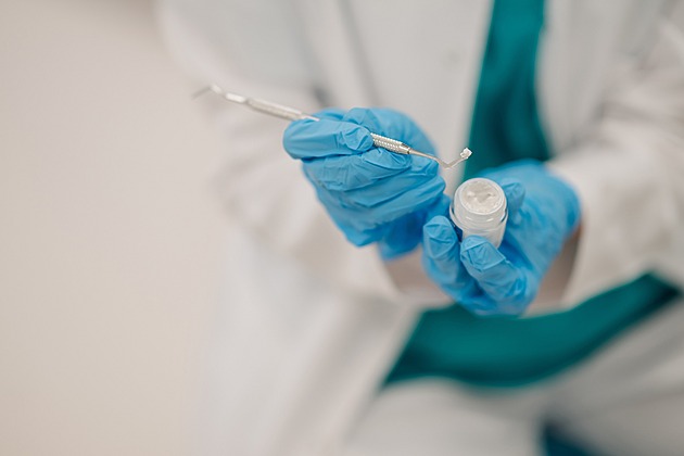 Bílé plomby, jaterní testy i hladina cukru. Pojišťovny zvýší rozsah hrazené péče