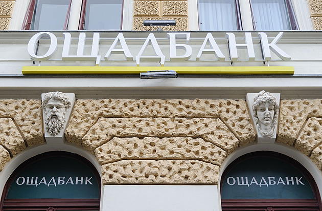 Maďarsko zadrželo auta s pracovníky naší banky, je to státní terorismus, zuří Kyjev