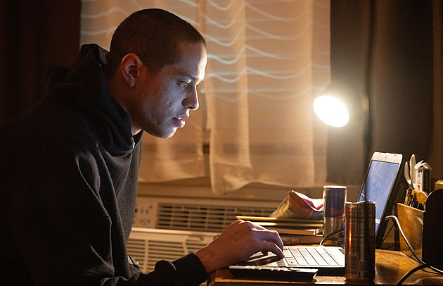 Je těžké sledovat porno, když jsem teď otcem, tvrdí Pete Davidson