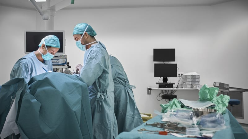 Nože a hračky v konečníku. Nejčastější následky bizarních hrátek odhalila data z Británie