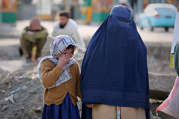 Tálibán jim zavřel salony i školy. Afghánky hledají cestu, jak se uživit